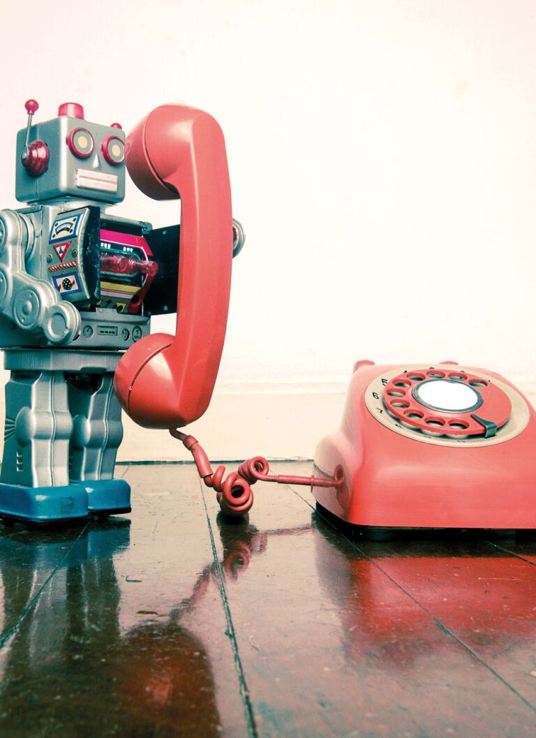 Roboter am Telefon Conversational Commerce